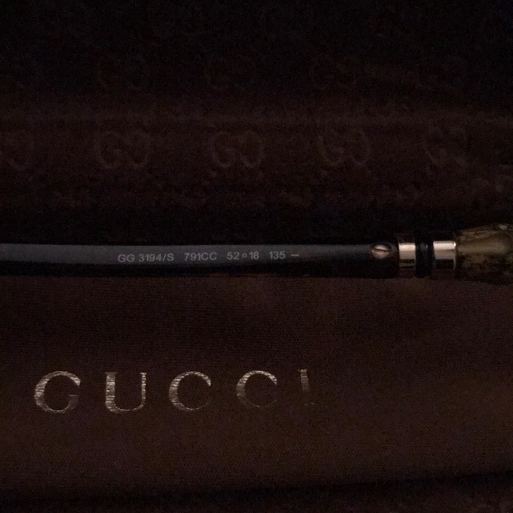 **Gifted**Gucci Sunglasses - Picture 8 of 8